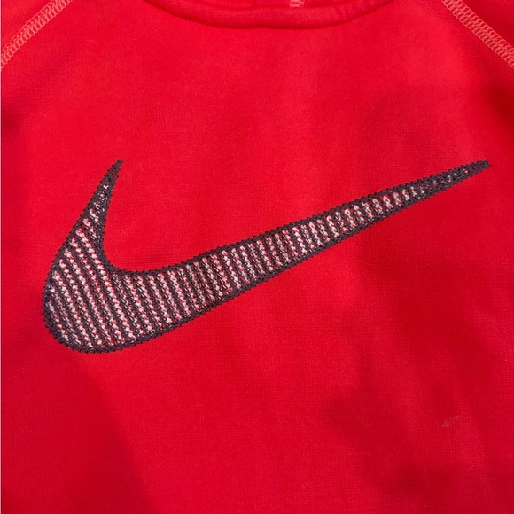 Nike Therma-Fit Dark pink Pullover - Picture 2 of 7